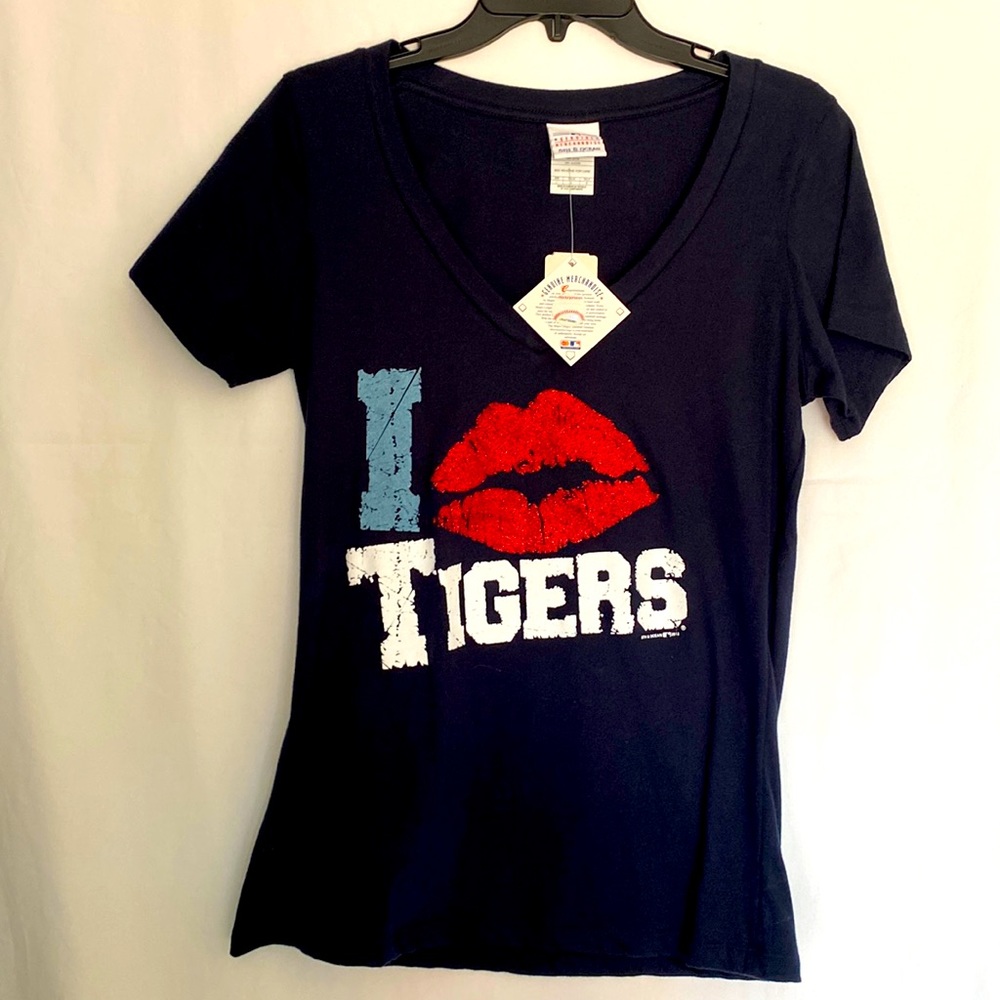 NWT… ladies major league, Tigers glitter T-shirt